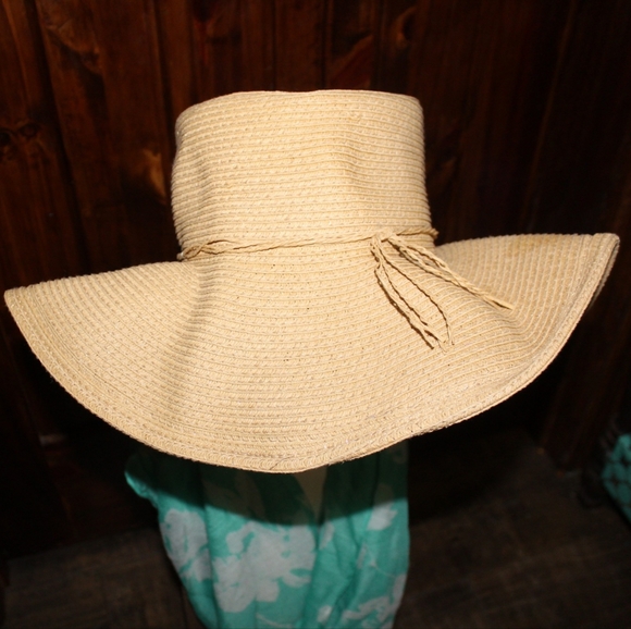 Vintage Style Hat, Earrings, & Beautiful Illuminating Scarf/Wrap☆SCARF GLOWS - Picture 6 of 14